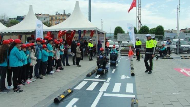 Taksim Meydanında trafik etkinliği
