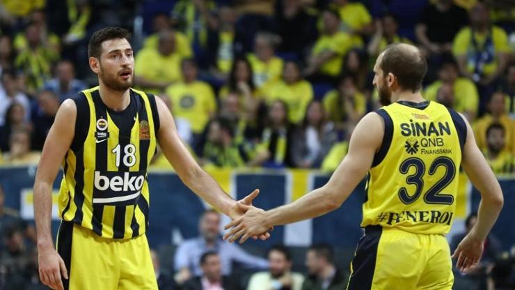 Fenerbahçeden Galatasaraya 23 sayı fark