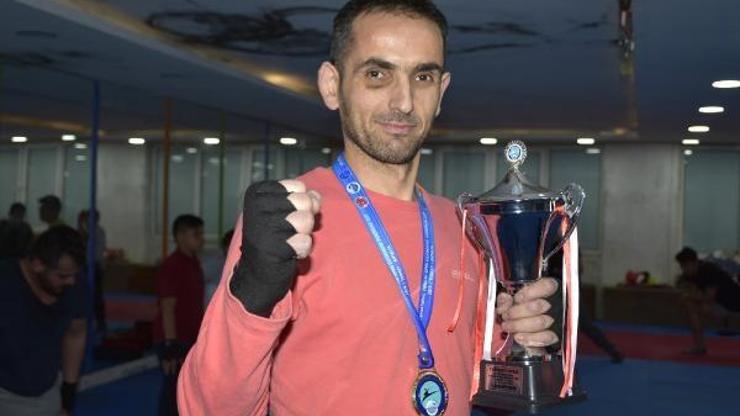 Üniversiteli ayakkabı tamircisi Avrupa şampiyonu oldu