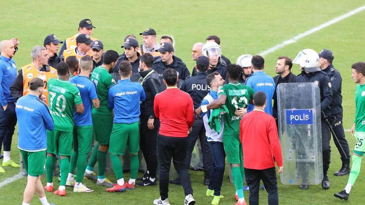 Okan Buruktan hakemlere tepki