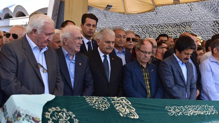 Binali Yıldırım, Muzaffer Akkayanın eşinin cenaze namazına katıldı