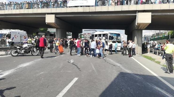İşçi servisi ile hafif ticari araç çarpıştı: 1 ölü, 15 yaralı