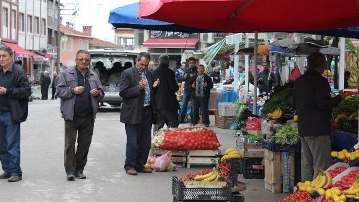 Keleste semt pazarı, bereket duasıyla açılıyor