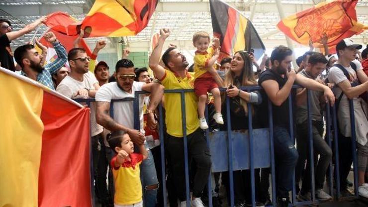 Göztepe, Bursaya coşkuyla uğurlandı