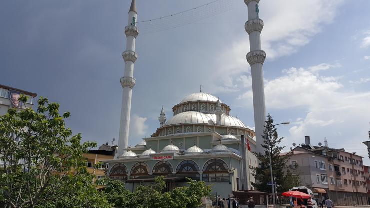 Sisteme girip ezan okudu, oruçlar erken açıldı