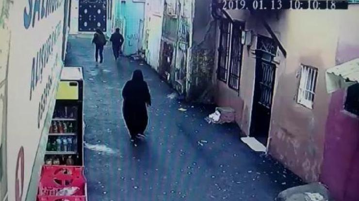 Suriyeli kadına kapkaç kamerada