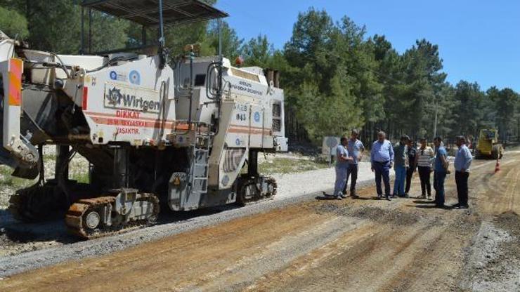 Büyükşehirden Kaş Palamut yoluna bakım