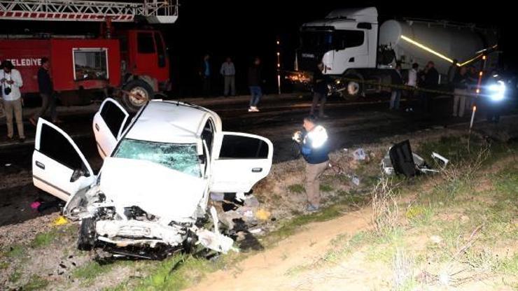 Tokatta TIRla çarpışan otomobildeki 2 polis öldü, 2 kişi yaralandı