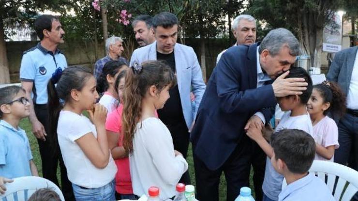 Yetim ve öksüzler, sofrada buluştu
