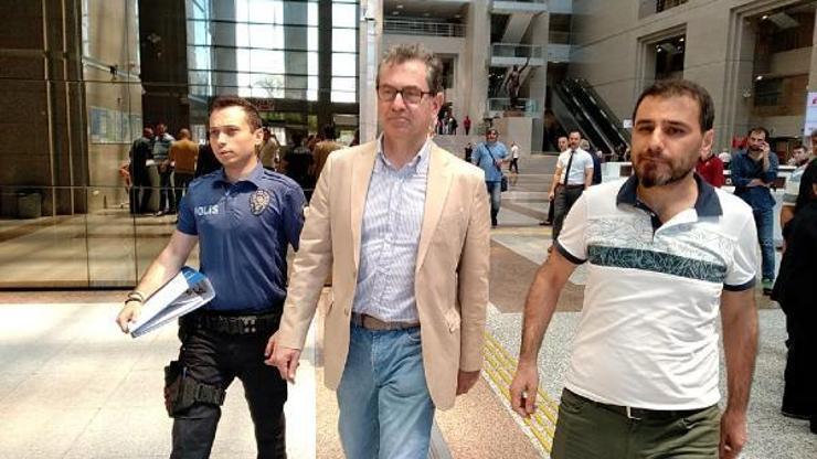 Kadri Gürsel kesinleşmiş cezası nedeniyle teslim oldu