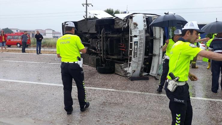 Balıkesirde otobüs devrildi: 1 ölü, 8 yaralı