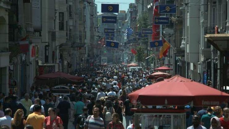 İstiklal Caddesinde bayram yoğunluğu