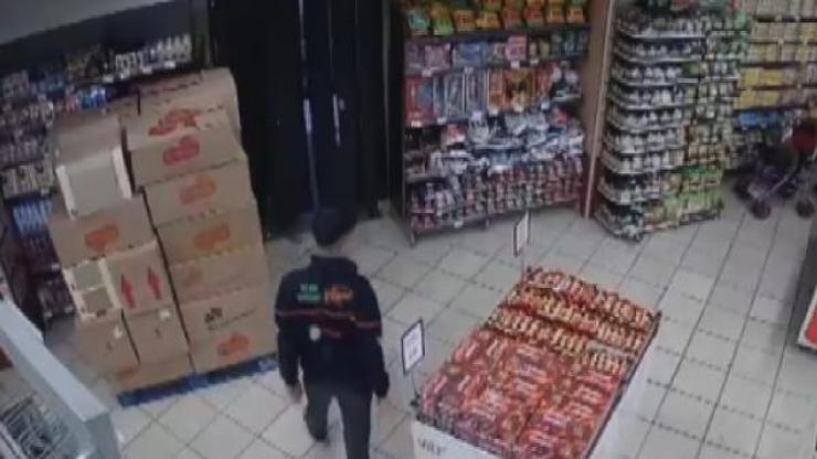 Küçükçekmecede gündüz keşif, gece hırsızlık yapan şüpheliler kamerada
