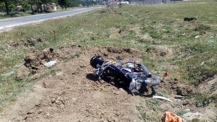 Devrilen motosikletin sürücüsü ağır yaralandı