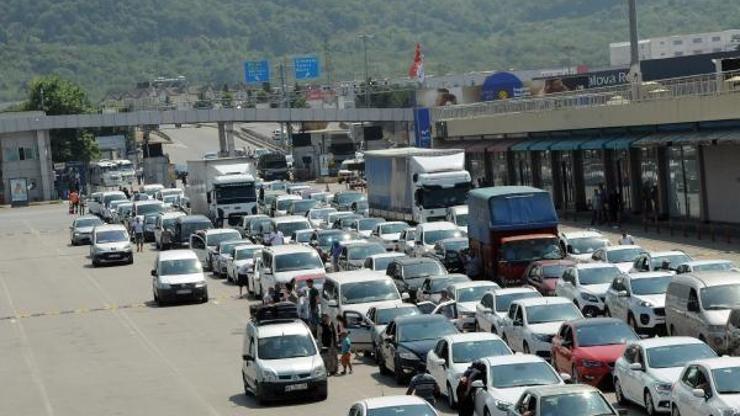 Tatilcilerin bayram dönüşü sürüyor