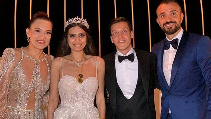 Demet Akalın Fahriye Evcene benzetildi