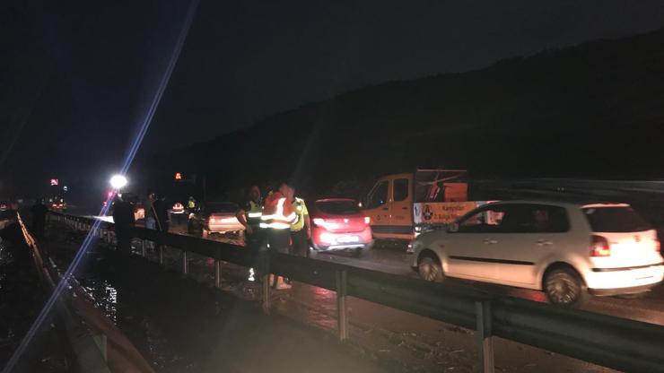 İzmir-Manisa yolunda heyelan