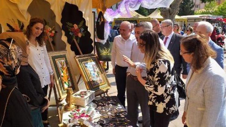 İslahiye’de, kursiyerler eserlerini sergiledi