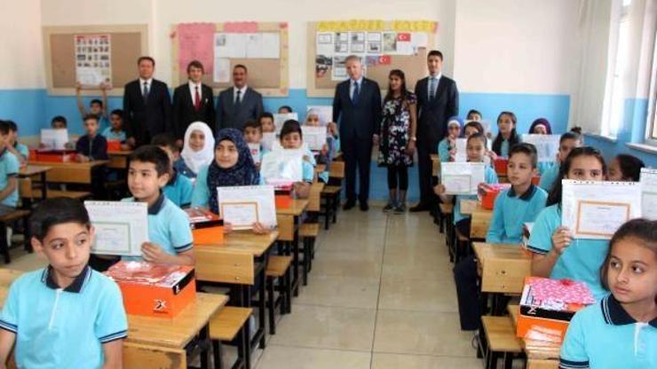 Gaziantep’te 590 bin öğrenci karne aldı