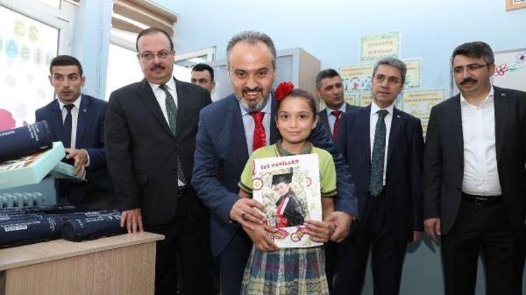 Bursa Belediyespor Kulübü karnesini alan çocukların alternatifi