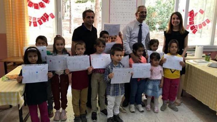 Başkan Bozdoğan, karne heyecanına ortak oldu