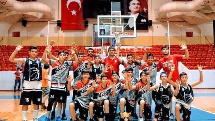 Adana 1903 basketbol takımı, şampiyon oldu