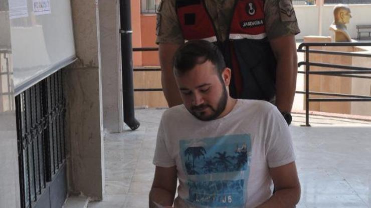 Engelli öğrenci, jandarma yardımıyla okul binasına girdi