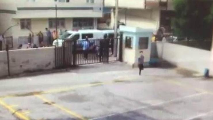 Kimliğini unutan ve kaybeden öğrencilerin imdadına polis yetişti