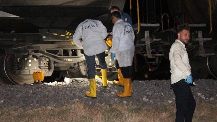 Yük treninin çarptığı genç, öldü