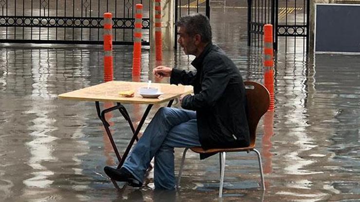 Göle dönen yol ortasında çorba keyfi