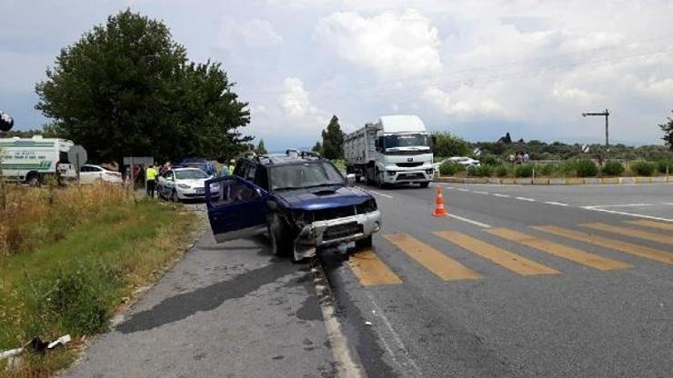 Aydında otomobil ile kamyonet çarpıştı: 1 ölü, 5 yaralı