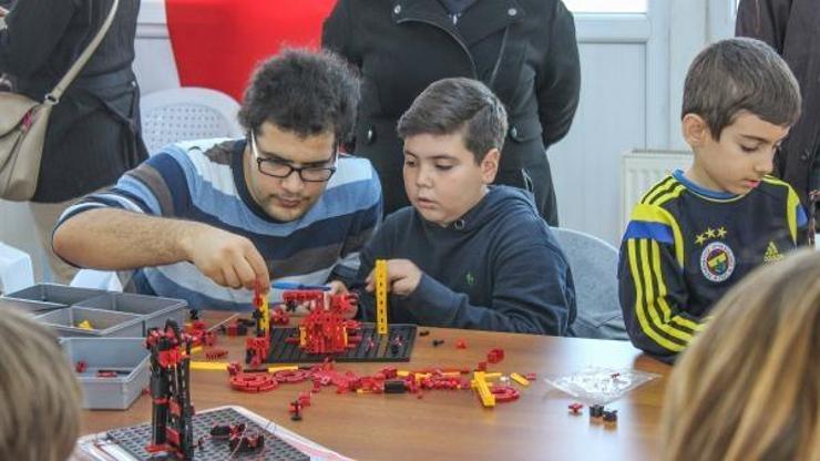 Karacabey Belediyesi’nden robotik kodlama atölyesi