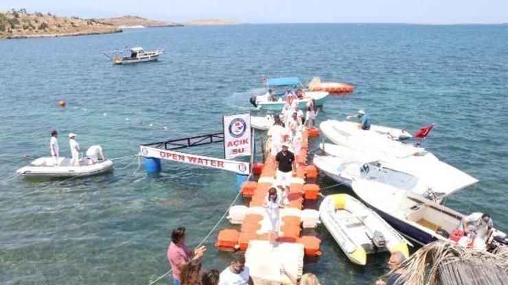 Foçada yüzme heyecanı