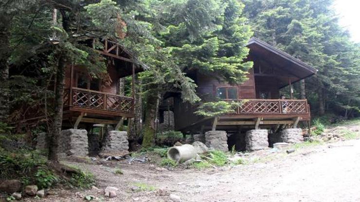 Gölcükte, 7 milyon liraya yapılan bungalovlar sökülecek