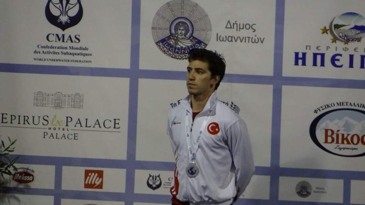 Milli sporcu Derin Toparlaktan tarihi başarı