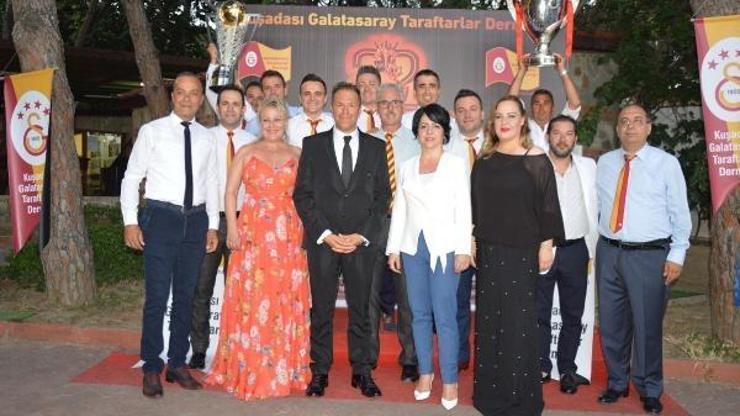Galatasarayın kupaları Kuşadasında