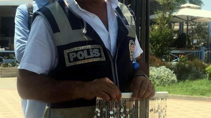 Marmariste seyyar satıcı ve dilencilere ceza kesildi