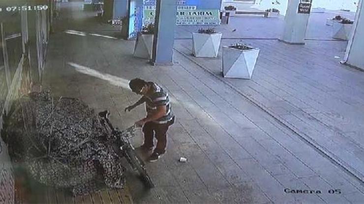 15 dakikada bisiklet hırsızlığı