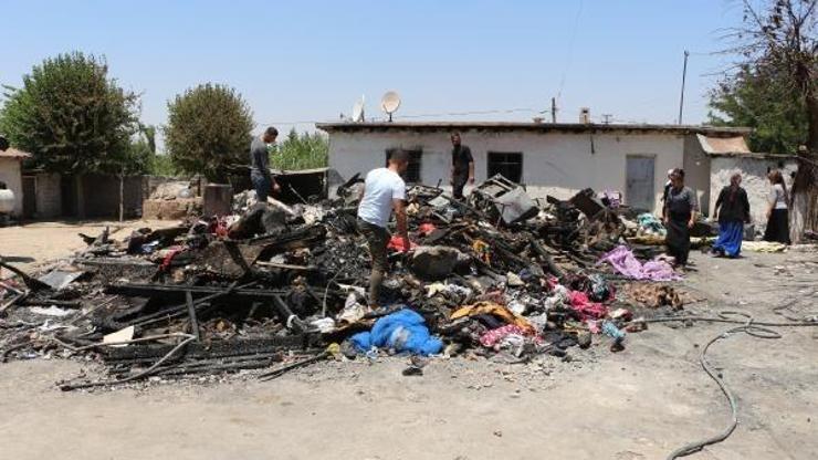 Silopide çıkan yangında 18 kişinin yaşadığı ev küle döndü