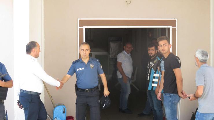 Son dakika... Trafik magandalarının elini sıkan polis amiri görevden alındı