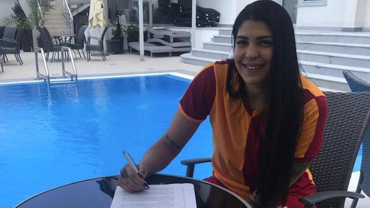 Fenerbahçeden ayrıldı Galatasaraya imza attı