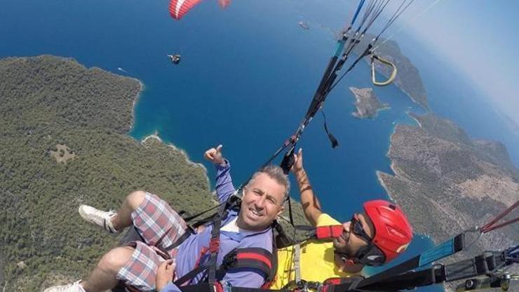 Ters rüzgara kapılan paraşütçü metrelerce yüksekten düşerek öldü