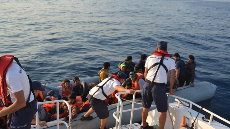 Kuşadası Körfezi’nde 77 kaçak göçmen yakalandı
