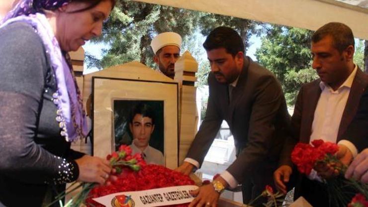 Gazeteci Kemal Bağcı mezarı başında anıldı