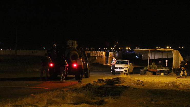 Diyarbakırda zırhlı polis aracına saldırı