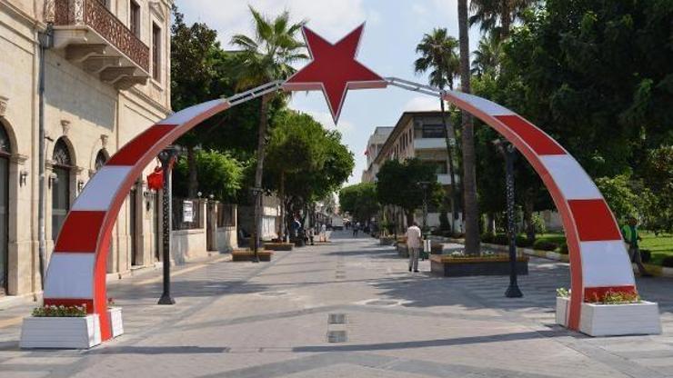 Mersinde, ayyıldızlı tak yenilendi
