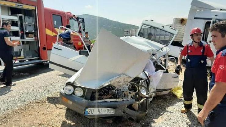 TIRla çarpışan otomobildeki çift yaşamını yitirdi