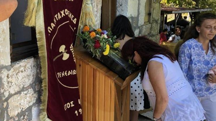 Bozcaadada Aya Paraskevi Günü ayini