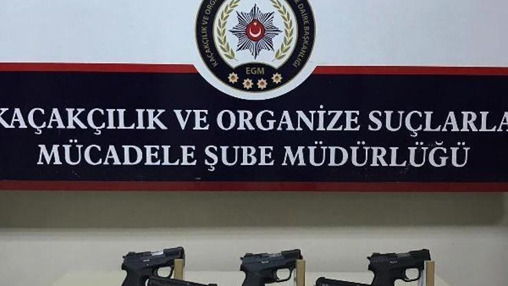 Diyarbakırda ruhsatsız 6 tabanca ele geçirildi