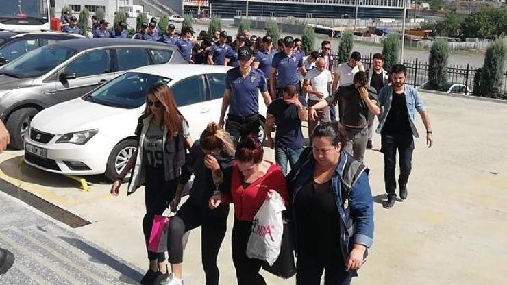 Kredi dolandırıcılığında 25 şüpheli adliyede